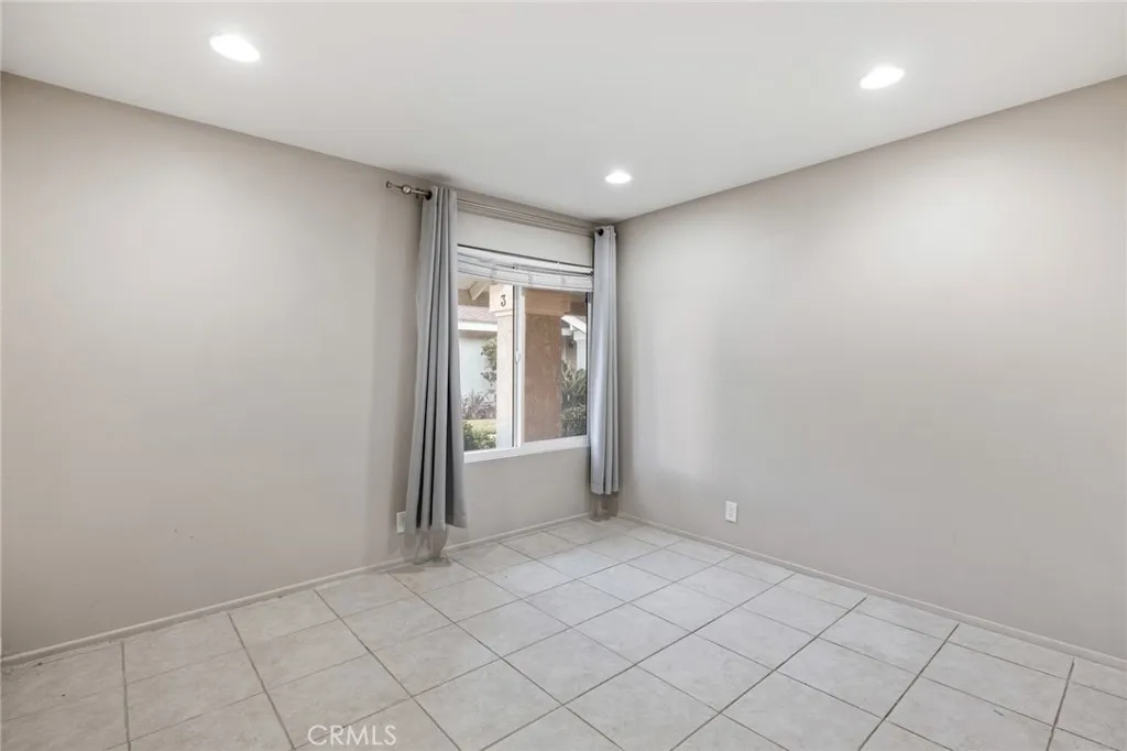 Irvine, California 92604, United States, 3 Bedrooms Bedrooms, ,2 BathroomsBathrooms,Residential,Active,173122