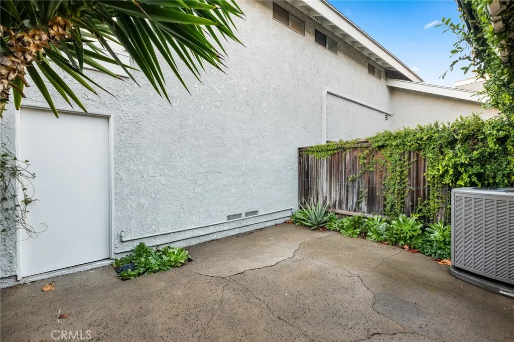 Irvine, California 92604, United States, 3 Bedrooms Bedrooms, ,2 BathroomsBathrooms,Residential,Active,173122