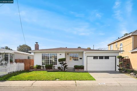 Photo of 18567 18567 Hunter Ave Ave, San Lorenzo, CA 94541 (MLS # 41123932)