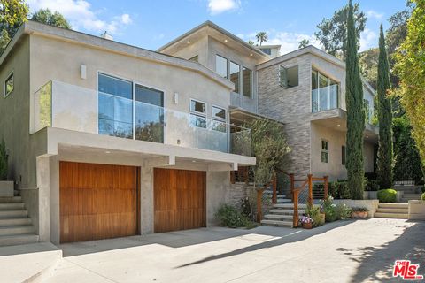 Photo of 13611 Bayliss Road, Los Angeles, CA 90049 (MLS # 26831865)