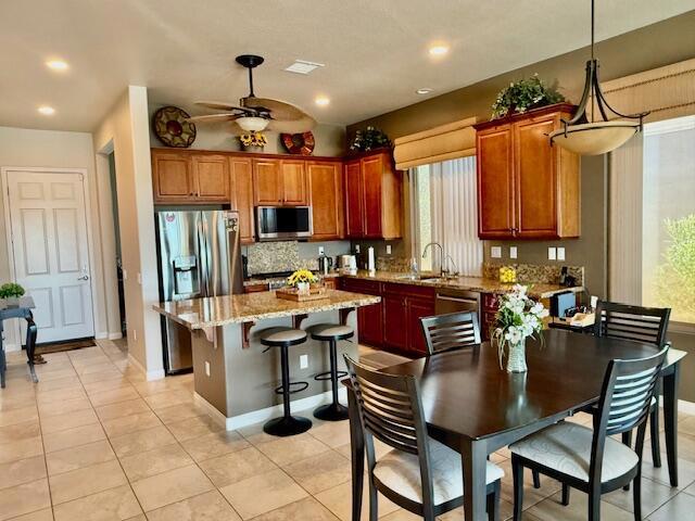 41459 Calle Pampas