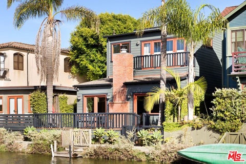 Photo of 432 Howland Canal, Los Angeles, CA 90291 (MLS # 26862563)