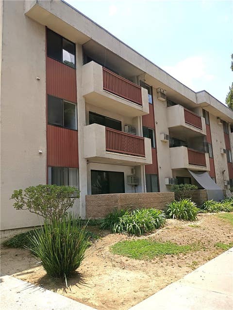 Photo of 20234 Cantara St, Los Angeles, CA 91306 (MLS # SR26162510)
