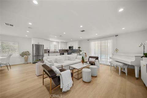 Tiny photo for 23817 Victory Boulevard, West Hills, CA 91307 (MLS # SR26137718)