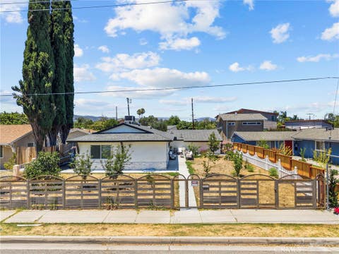 Photo of 23817 Victory Boulevard, West Hills, CA 91307 (MLS # SR26137718)