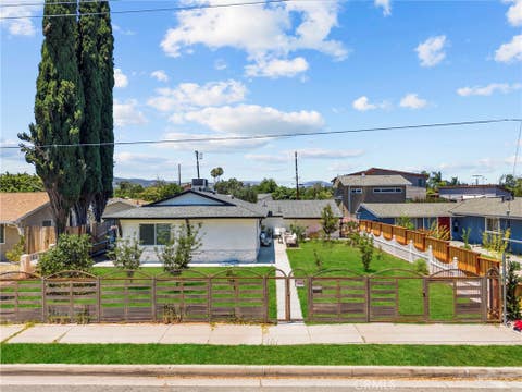 Photo of 23817 Victory Boulevard, West Hills, CA 91307 (MLS # SR26137718)
