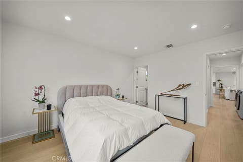 Tiny photo for 23817 Victory Boulevard, West Hills, CA 91307 (MLS # SR26137718)