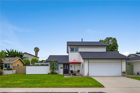 Photo of 20852 Lancelot Lane, Huntington Beach, CA 92646 (MLS # OC26104528)
