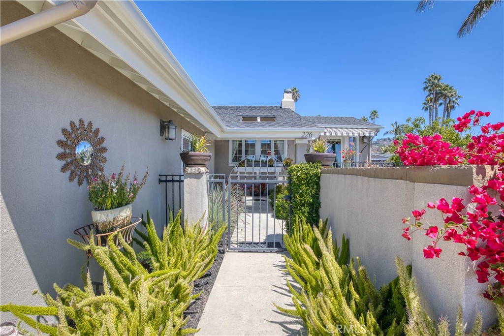 226 Encanto Avenue