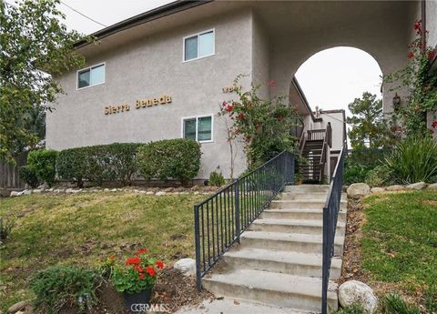 Photo of 17847 Beneda Ln LN #16, Canyon Country, CA 91351 (MLS # SR26106321)