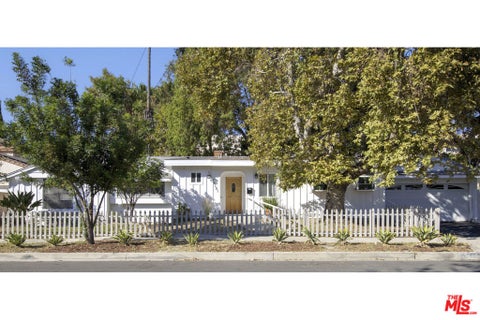 Photo of 15151 Enadia Way, Van Nuys, CA 91405 (MLS # 26995649)