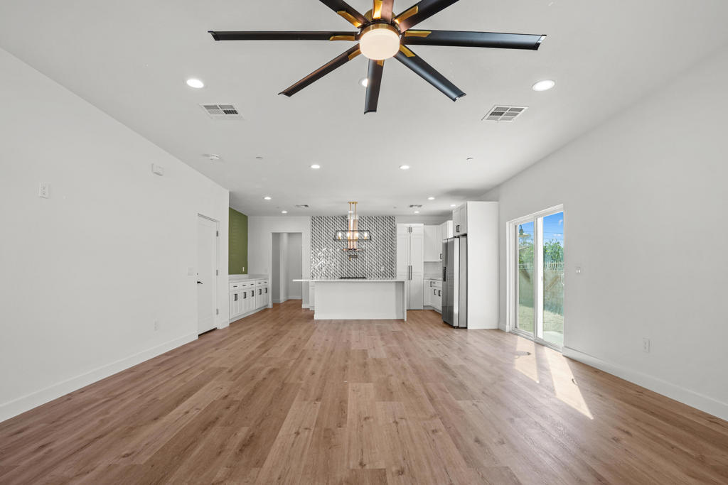 13072 La Mesa Drive
