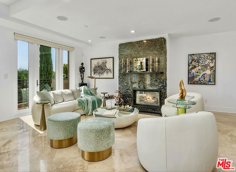 Photo of 137 S Spalding Drive #401, Beverly Hills, CA 90212 (MLS # 26998601)