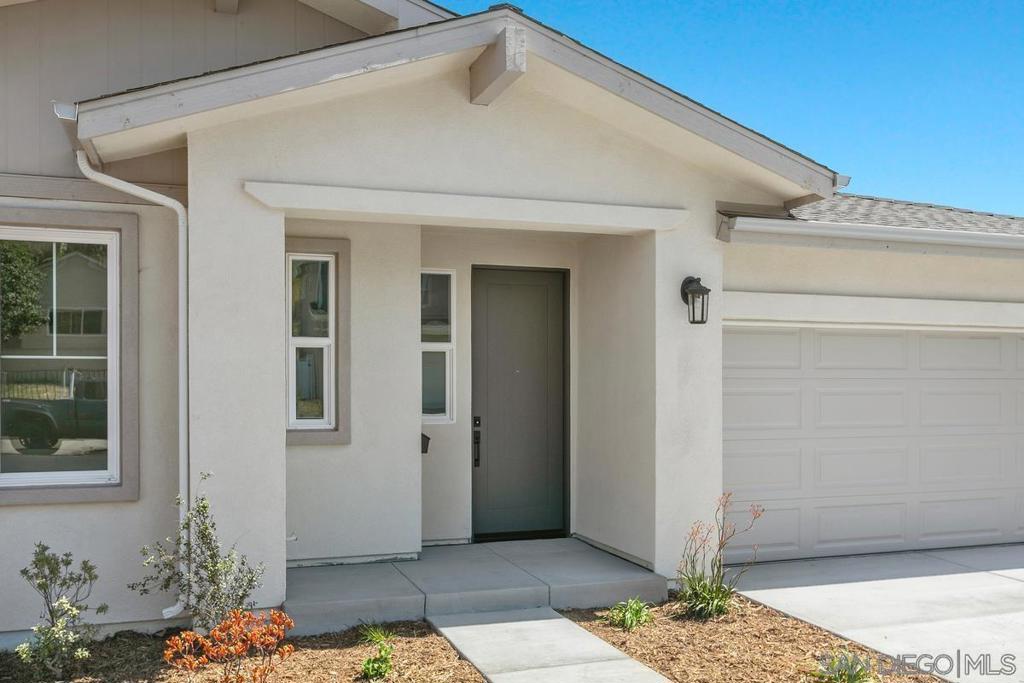 5270 San Bernardo Ter