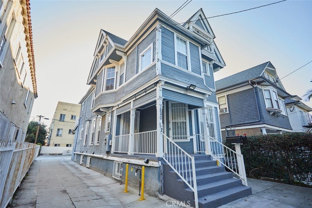 1840 W 11th Place