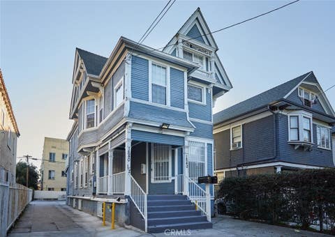 Photo of 1840 W 11th Place, Los Angeles, CA 90006 (MLS # SR26162859)