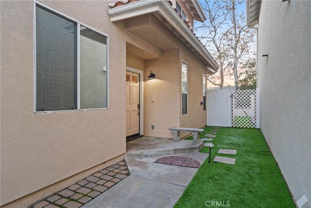 Photo of 35 Via Encanto, Rancho Santa Margarita, CA 92688 (MLS # OC25272521)