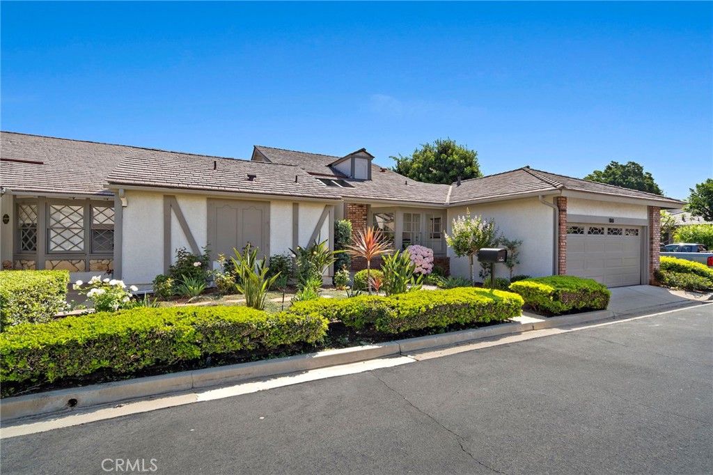 1061 Regis Way