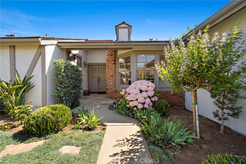 1061 Regis Way