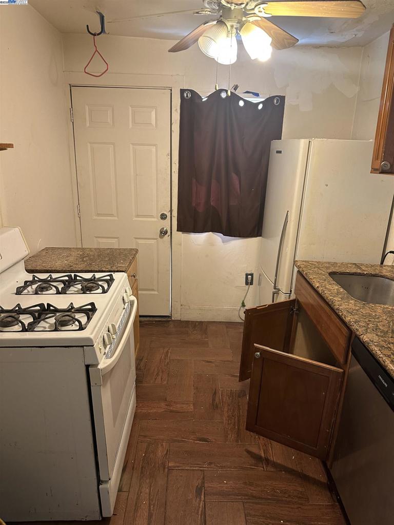 LOWER TEMESCAL - Residential Income