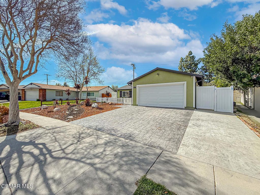 Photo of 2017 Lysander Avenue, Simi Valley, CA 93065 (MLS # 226001350)