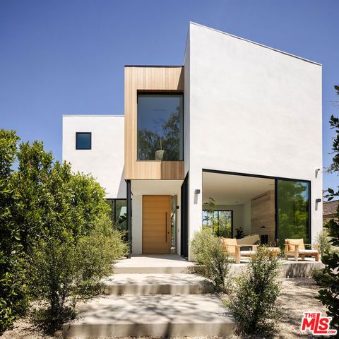 Photo of 116 S Gretna Green Way, Los Angeles, CA 90049 (MLS # 26827317)