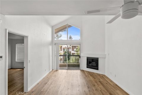 Photo of 5500 Owensmouth Avenue #317, Woodland Hills, CA 91367 (MLS # SR26128935)
