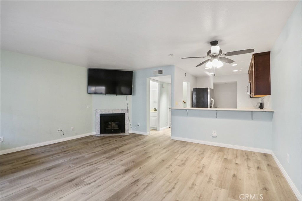 1215 N San Gabriel 107