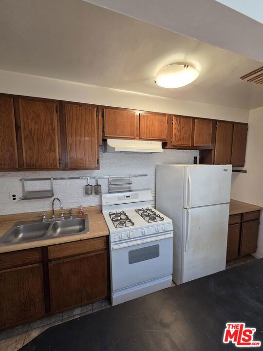 3638 W Slauson Avenue