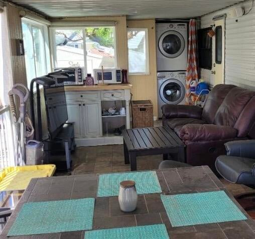 84136 Ave 44, #555 555