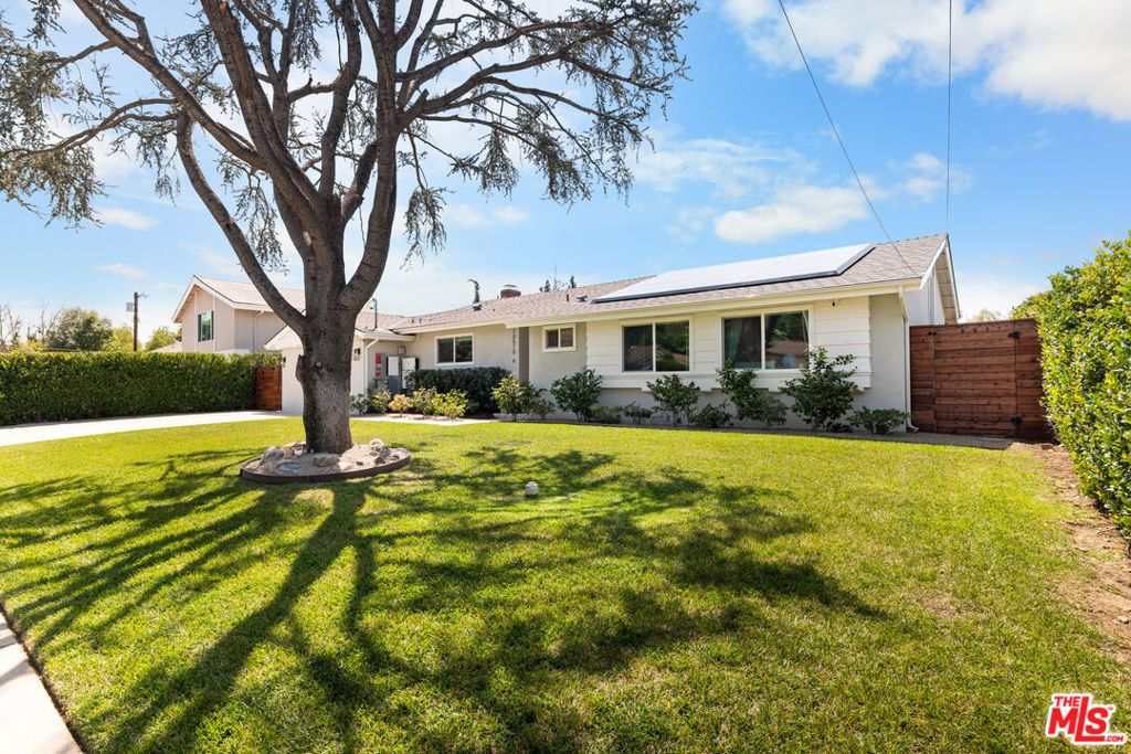 Photo of 10510 Kurt Street, Lakeview Terrace, CA 91342 (MLS # 26761043)