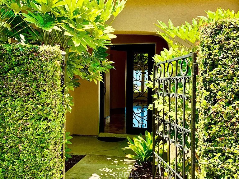 Pacifica Summit (PACS) - Residential Lease