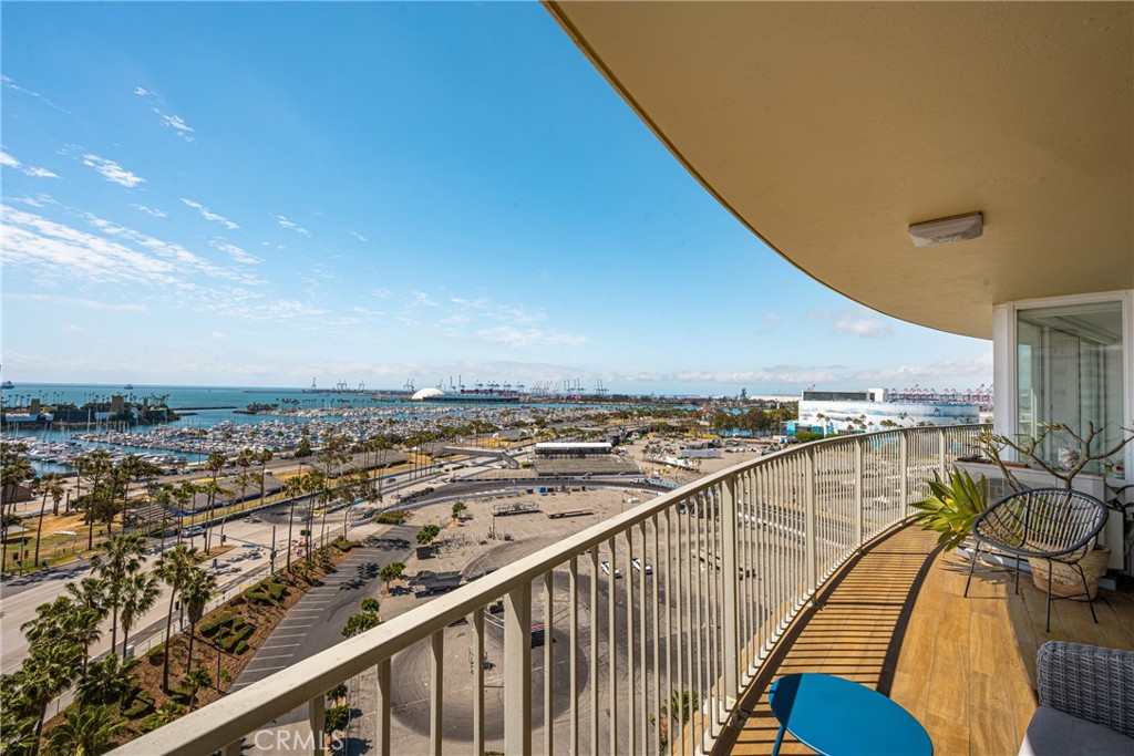 700 E Ocean 1606
