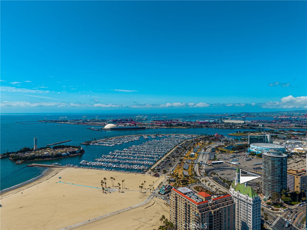 700 E Ocean 1606