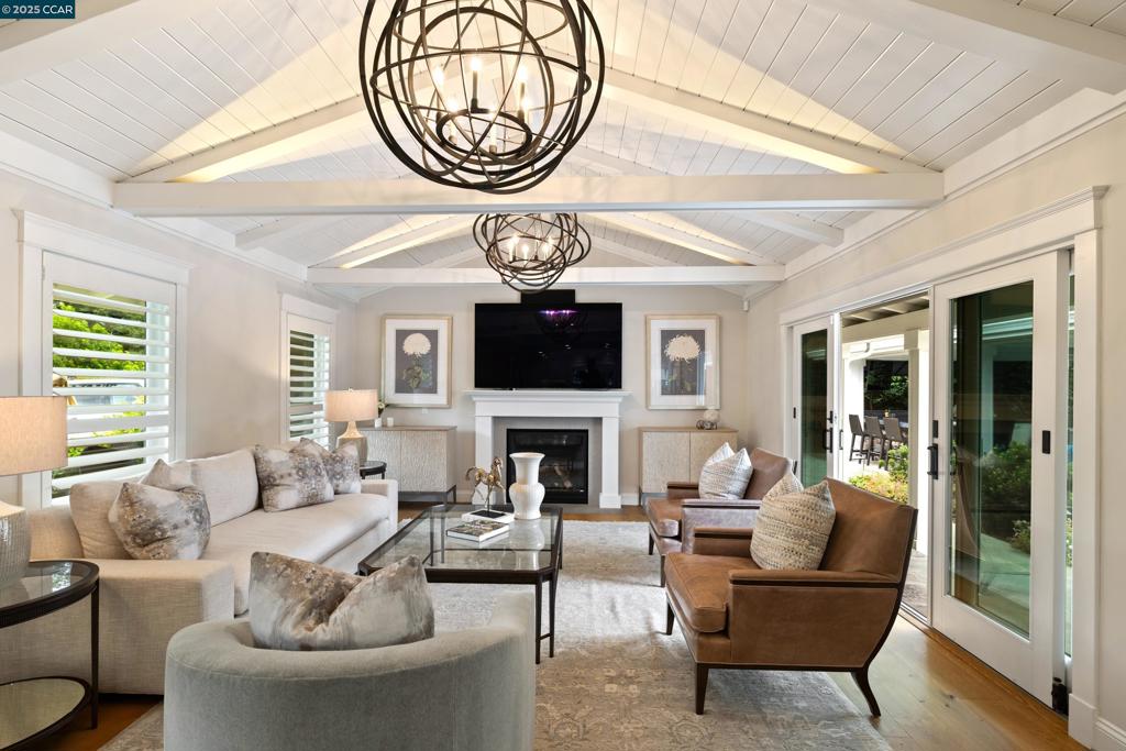 DANVILLE ESTATES - Residential