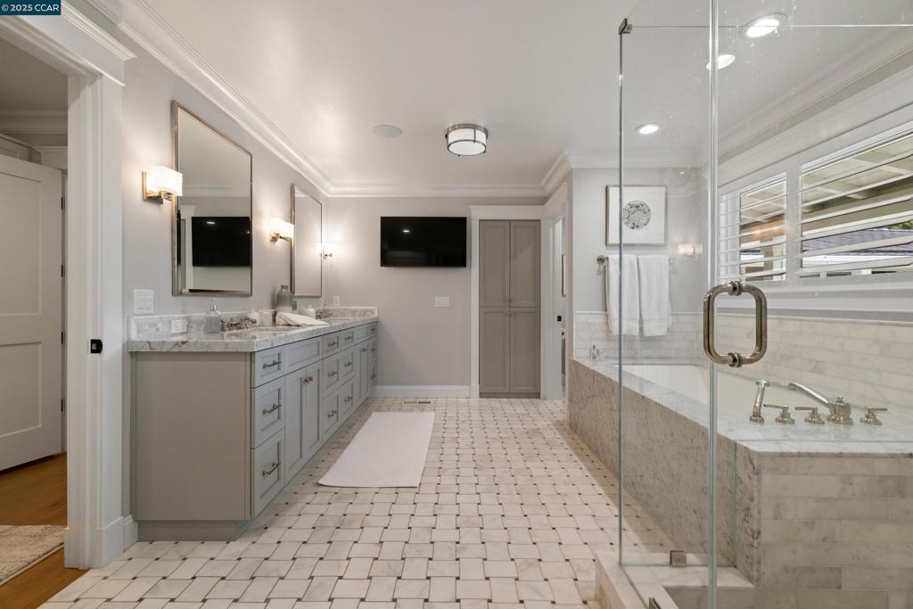 DANVILLE ESTATES - Residential