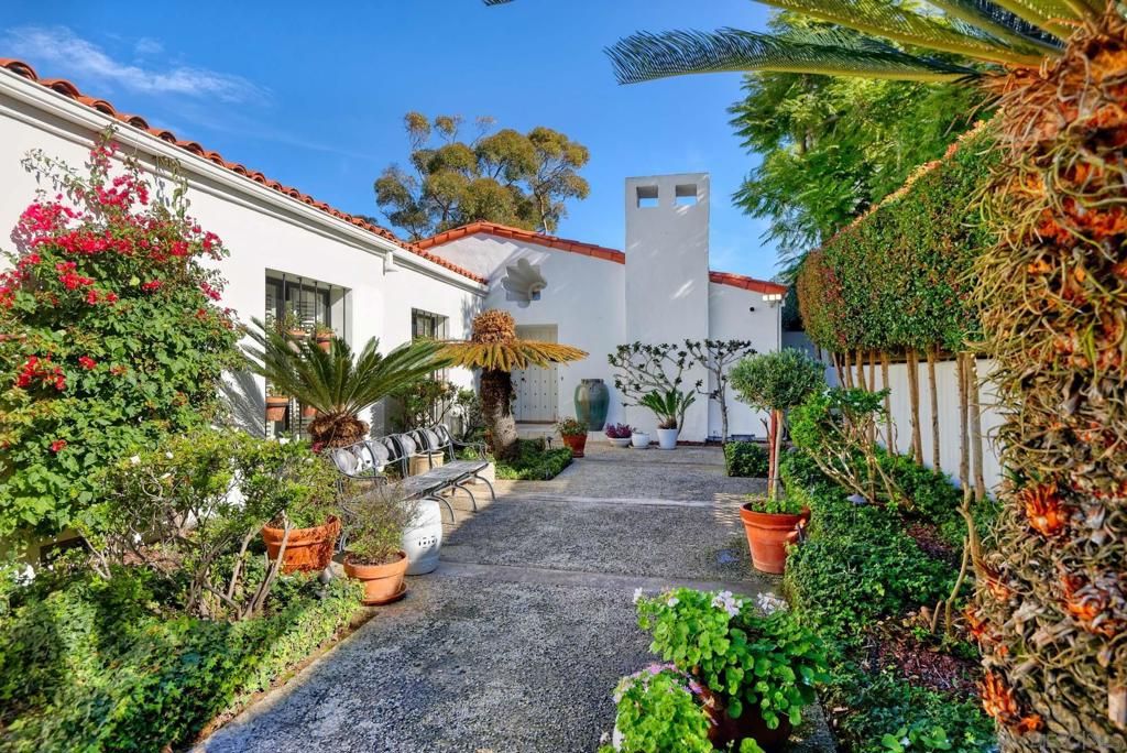 Photo of 7733 Whitefield Pl, La Jolla, CA 92037 (MLS # 260001588SD)