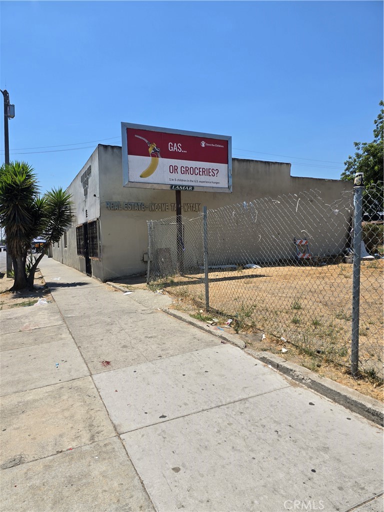 The subject property is comprised of 12,592 square feet of land and includes a 2,310-square-foot building. It is being sold together with APN 6008-031-002. For more information, please see MLS #RS25183928.
Together with its adjoining parcel, this site also totals 16,421 square feet, offering ample space for mixed-use development. Positioned next to a shopping center and near transportation and schools, this property provides an excellent opportunity for a variety of uses. Post Office address for property is 6211 Compton Avenue, Los Angeles, CA 90001