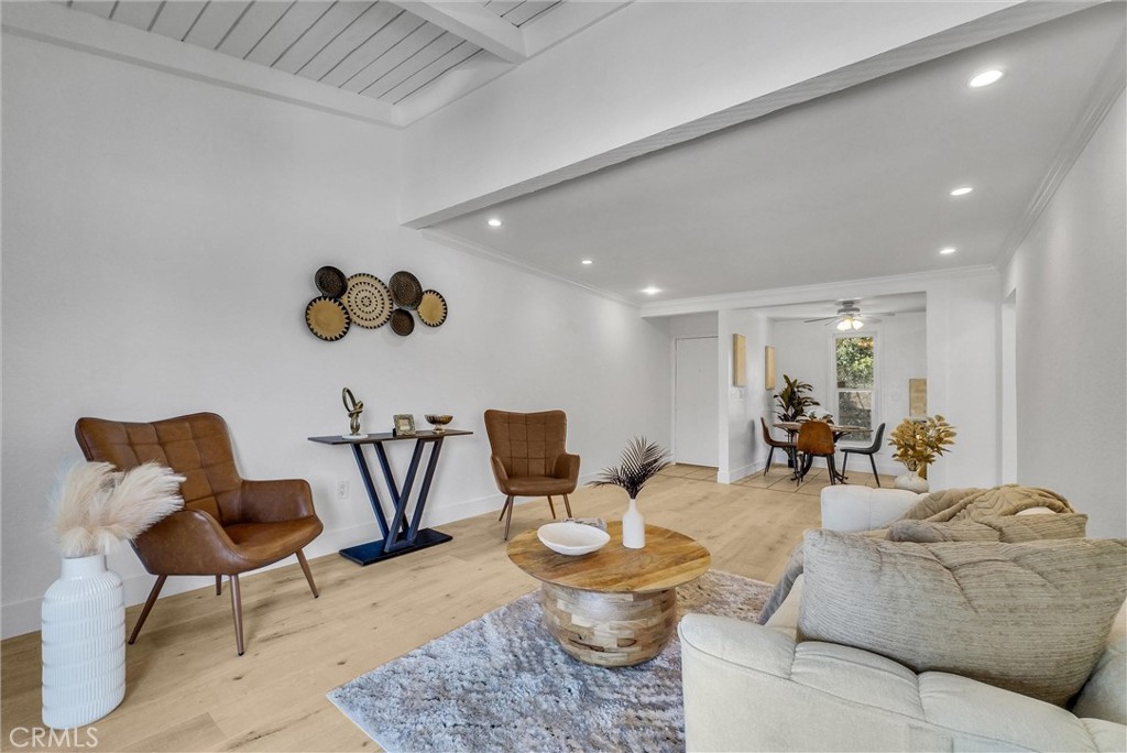 1010 W Macarthur Boulevard 8