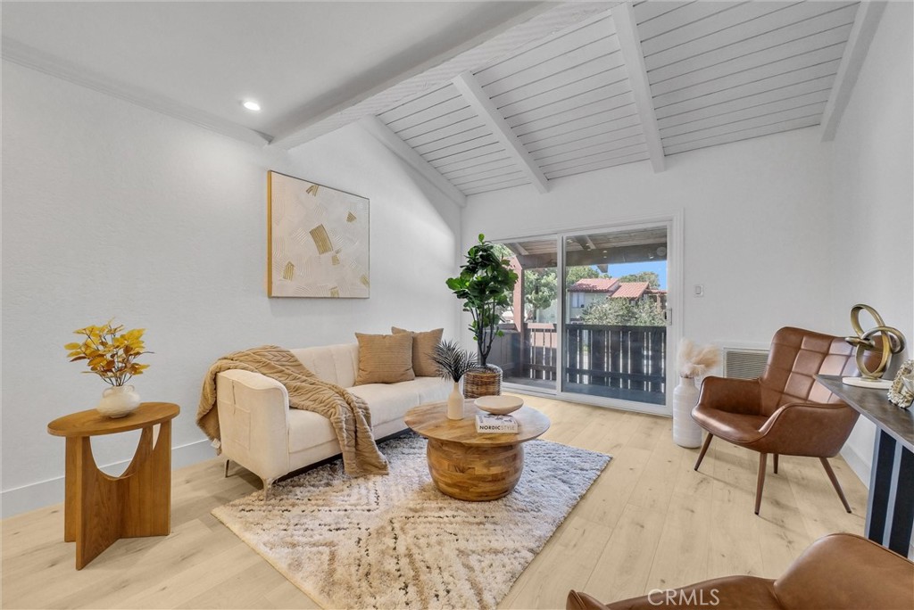 1010 W Macarthur Boulevard 8