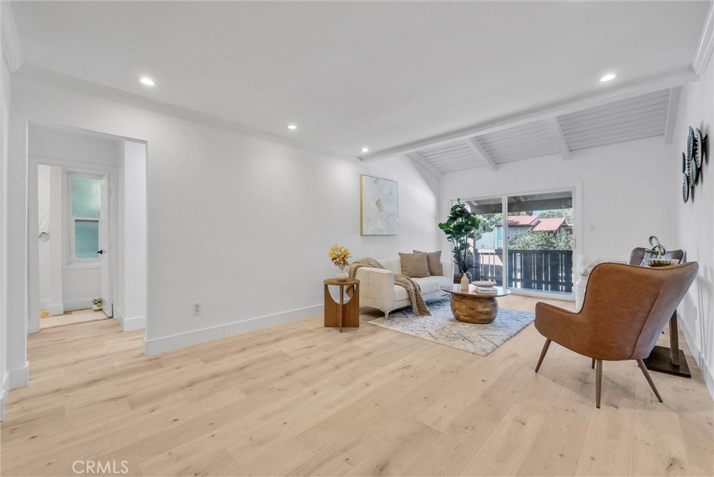 1010 W Macarthur Boulevard 8