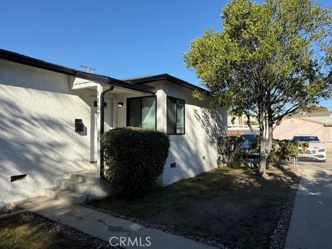 Photo of 1117 W Burbank Boulevard, Burbank, CA 91506 (MLS # BB25248776) Photo of 1117 W Burbank Boulevard, Burbank, CA 91506 (MLS # BB25248776)