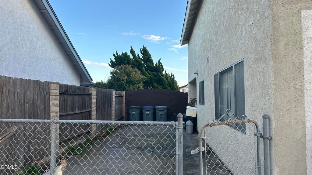 1631 Lindsay Place