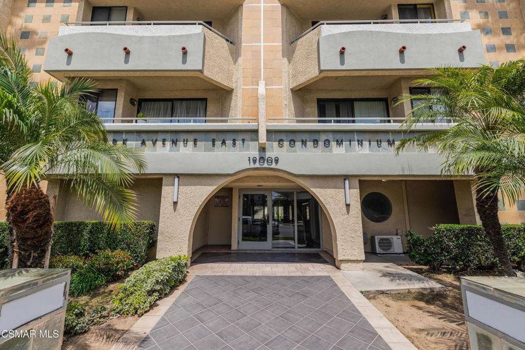 19009 Sherman Way 10