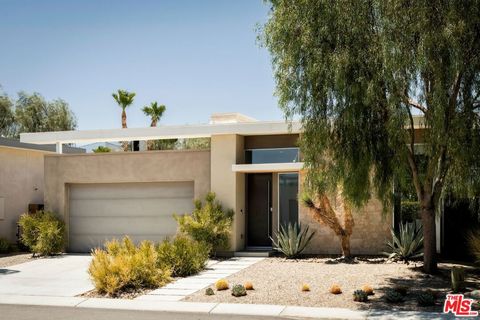 Photo of 4631 Kellogg Way, Palm Springs, CA 92262 (MLS # 25589105)