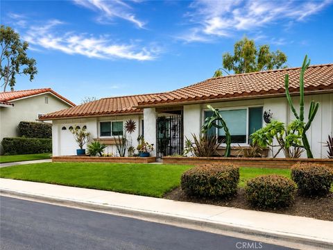 Photo of 28052 Via Chocano, Mission Viejo, CA 92692 (MLS # OC26106229)