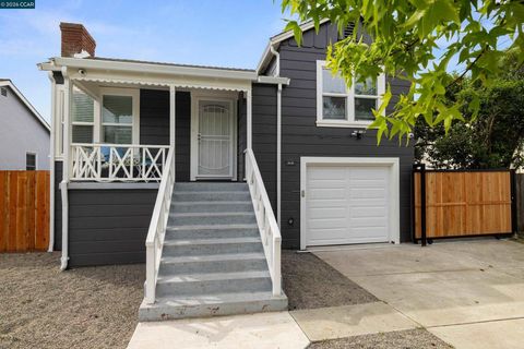 Photo of 2039 Tennessee St St, Vallejo, CA 94590 (MLS # 41129358)