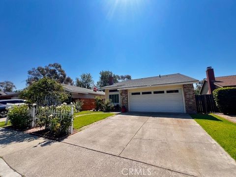 Photo of 23336 23336 Via Bahia, Mission Viejo, CA 92691 (MLS # OC25231172)