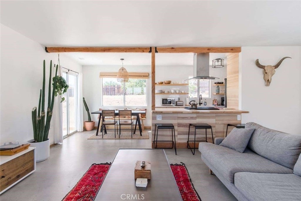 61607 Granada Dr