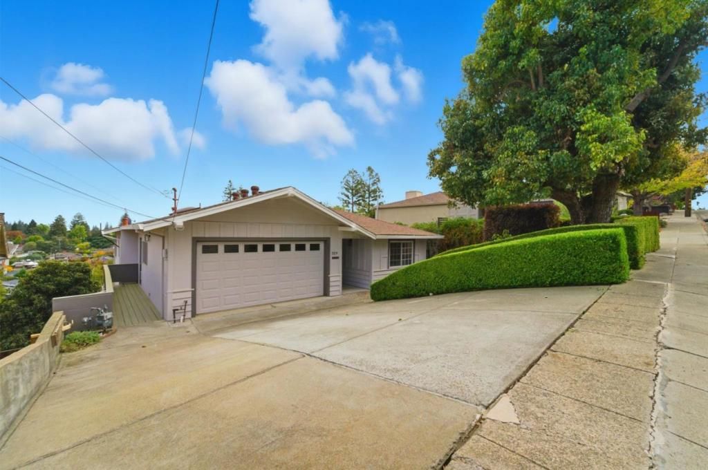 Photo of 329 Oakview Drive, San Carlos, CA 94070 (MLS # ML82025695)
